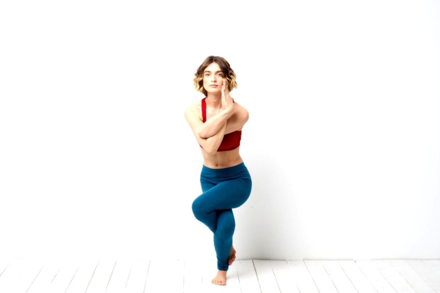 Sesión de entrenamiento cruzado mostrando la metodología práctica de gimnasia funcional